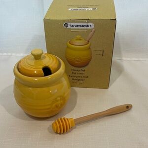 Le Creuset Honey Pot Jar with Sprial Dipper New in Box
